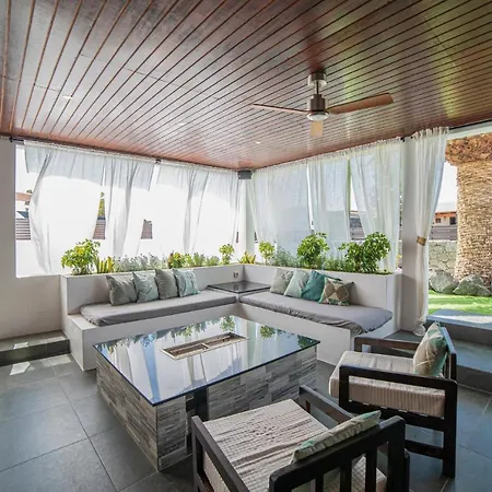 6 Bedroom Luxury 300m From The Water Front Villa Playa Blanca (Lanzarote)