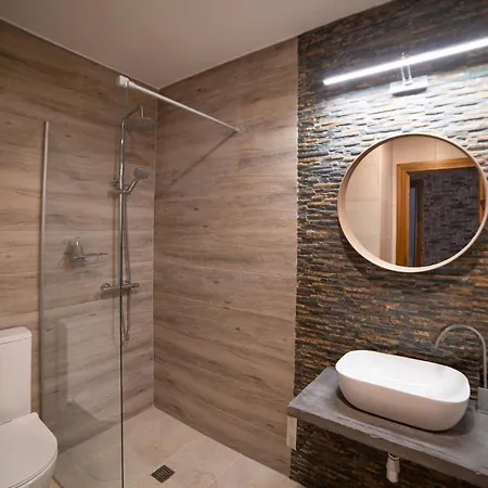 Villa 6 Bedroom Luxury 300m From The Water Front Playa Blanca (Lanzarote)