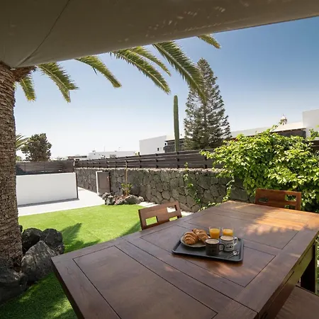 Villa 6 Bedroom Luxury 300m From The Water Front Playa Blanca (Lanzarote)