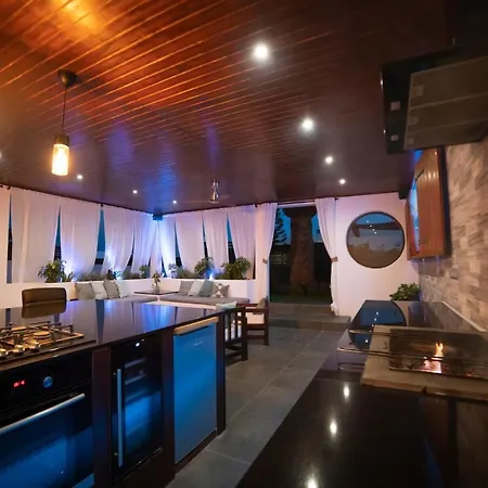 Villa 6 Bedroom Luxury 300m From The Water Front Playa Blanca (Lanzarote)