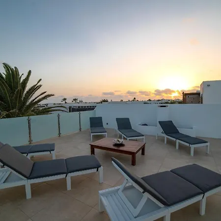 6 Bedroom Luxury 300m From The Water Front Villa Playa Blanca (Lanzarote)